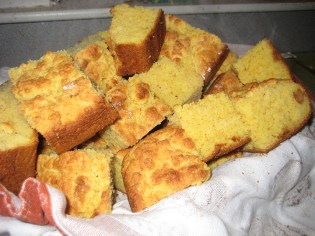 sliced corn bread